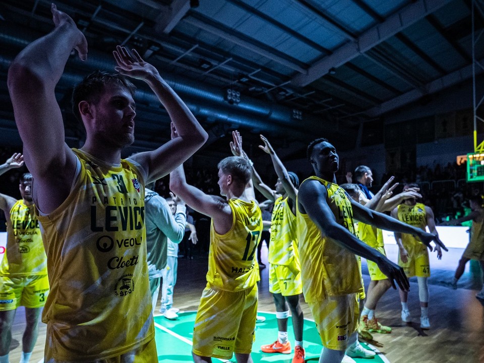 Hráči Levíc oslavujú víťazstvo