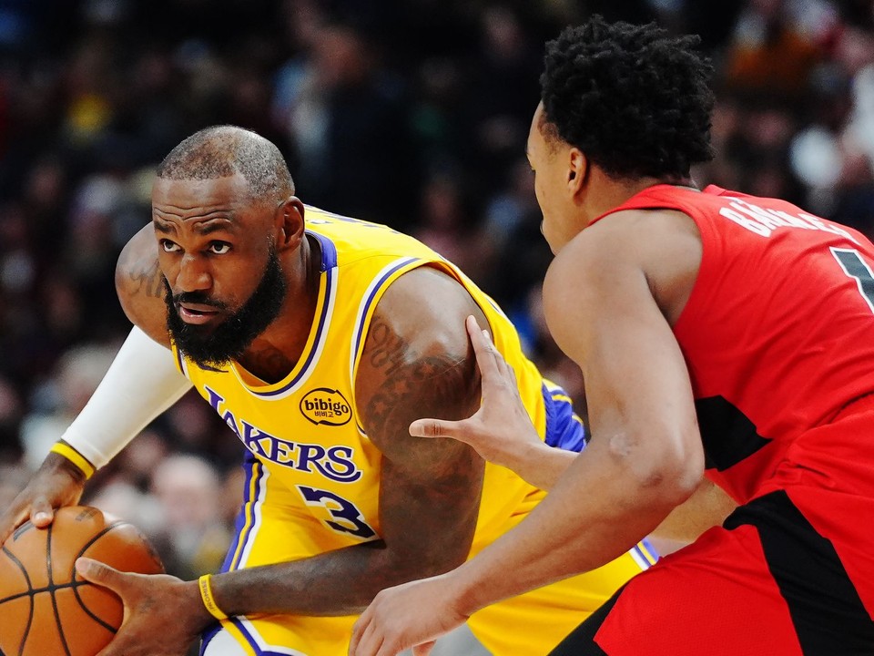 LeBron James a Scottie Barnes.