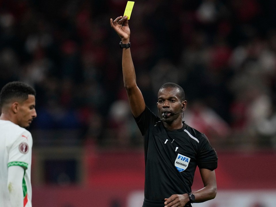 Rozhodca Issa Sy