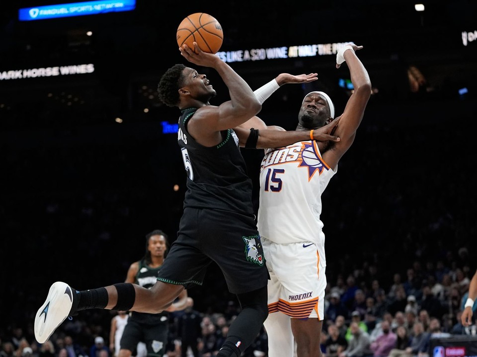 Momentka zo zápasu Minnesota - Phoenix