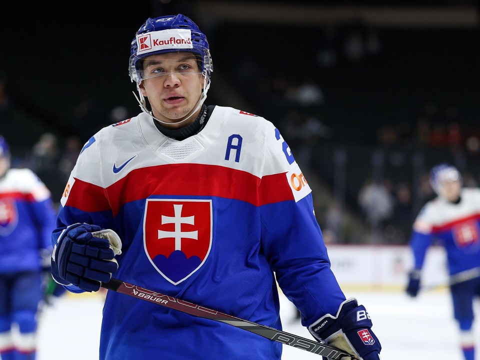 Slovenský hokejista Adam Beluško reaguje po prehre na MS v hokeji do 20 rokov 2026.