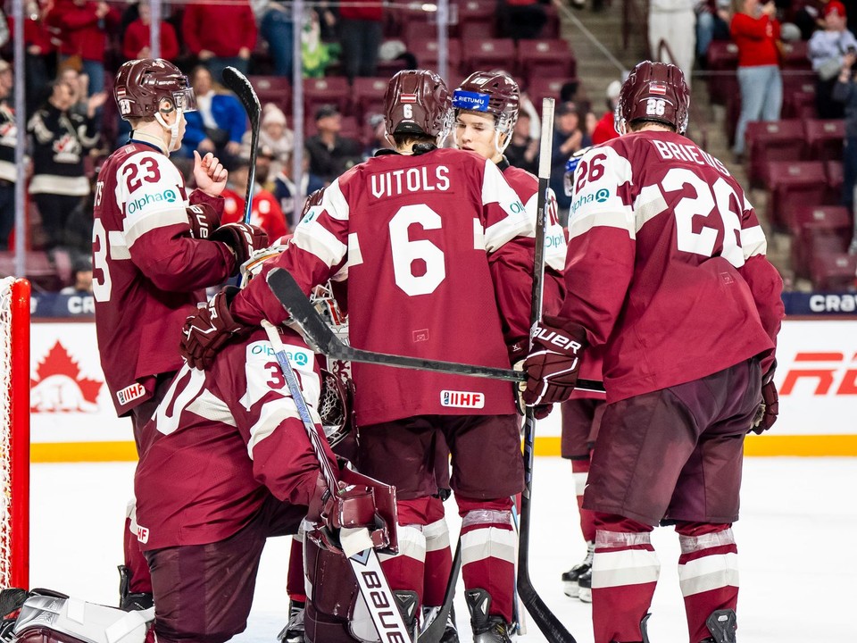 Hokejisti Lotyšska do 20 rokov.
