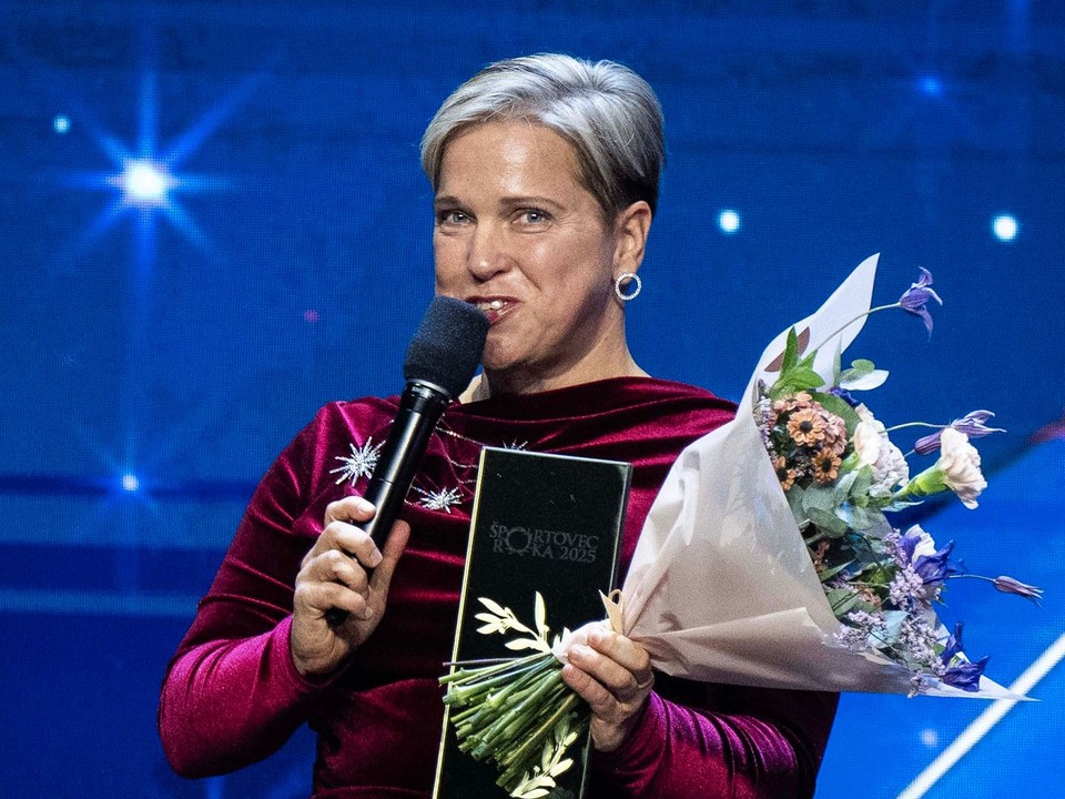 Na snímke parastrelkyňa Veronika Vadovičová prebrala ocenenie parašportovec počas slávnostného vyhlásenia ankety Športovec roka 2025.