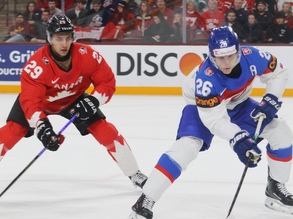 Fotka zo zápasu Slovensko - Kanada na MS v hokeji hráčov do 20 rokov 2026.