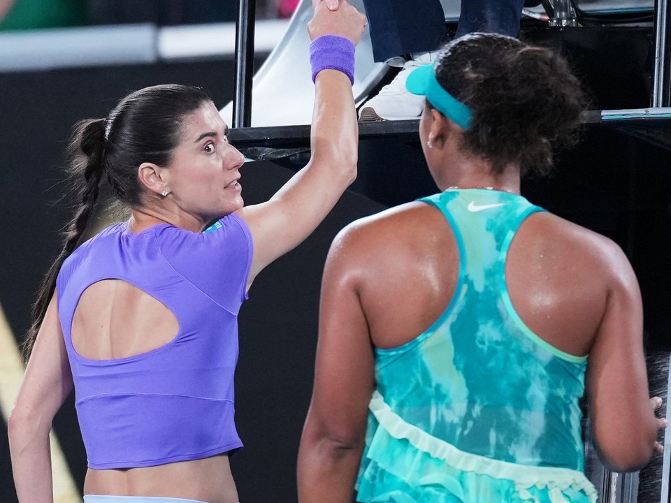 Sorana Cirsteová a Naomi Osaková. 