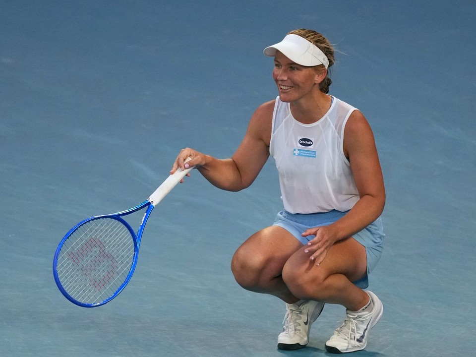 Maddison Inglisová v zápase s Igou Swiatekovou.