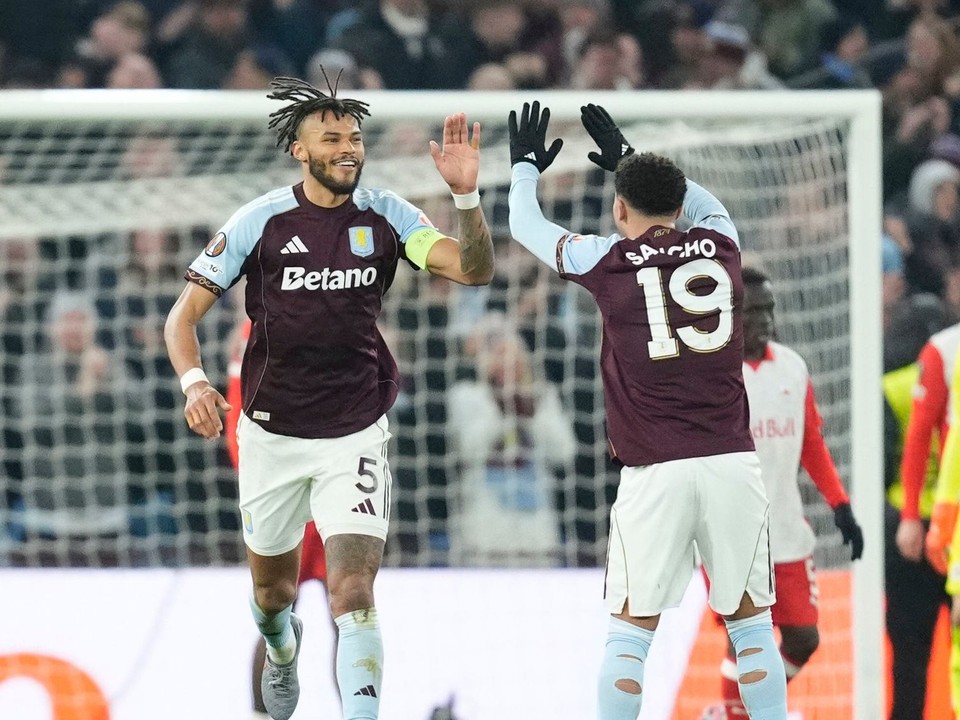 Momentka zo zápasu Aston Villa - Salzburg.