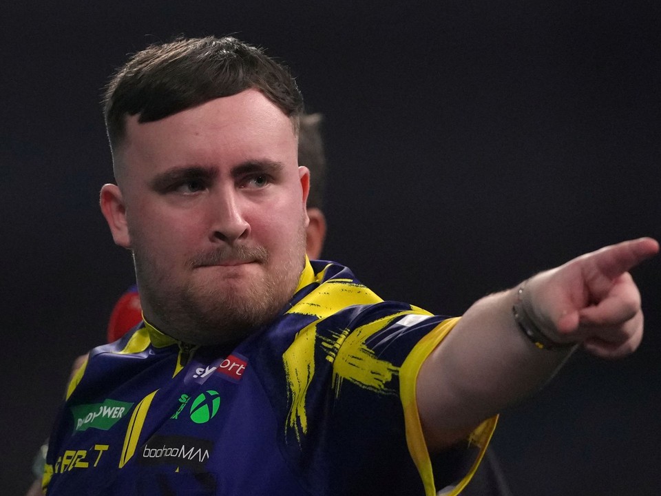 Angličan Luke Littler.