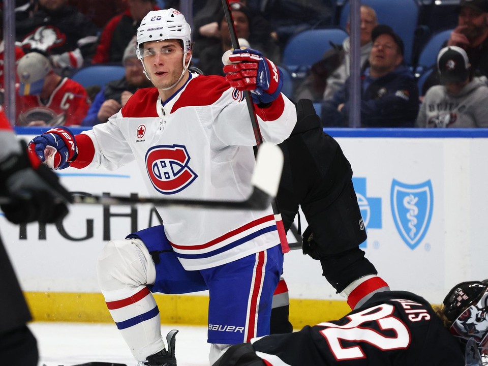 Juraj Slafkovský v zápase proti Buffalu.