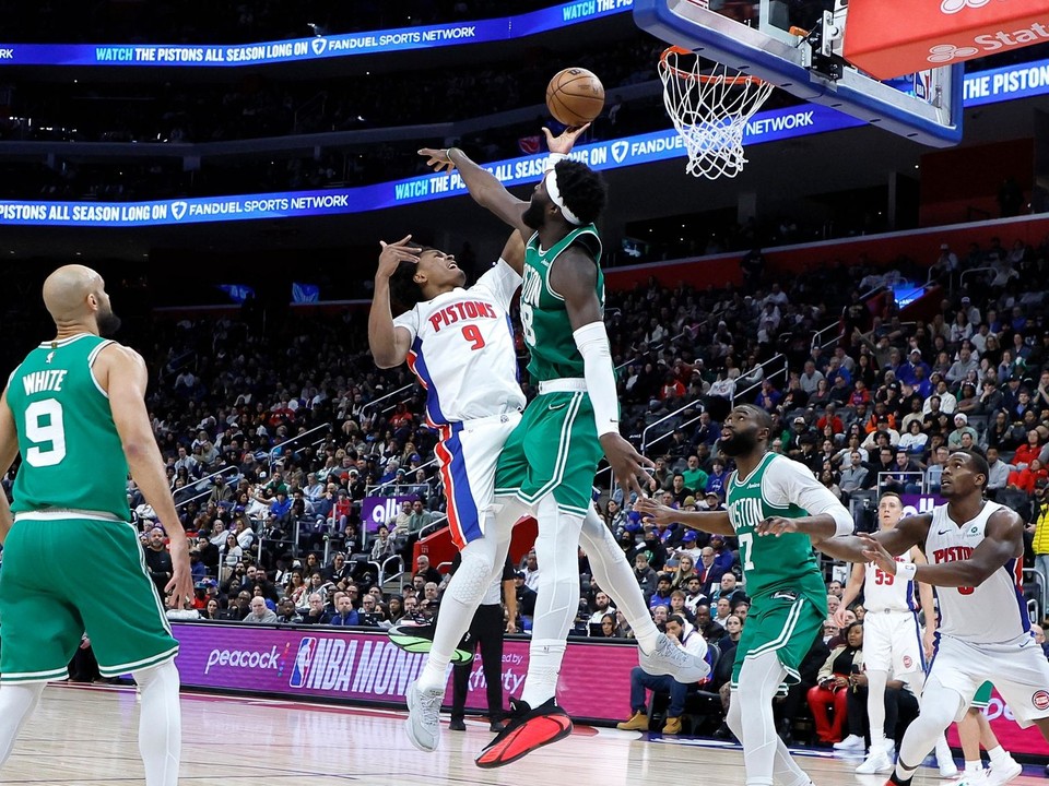 Momentka zo zápasu Detroit - Boston.