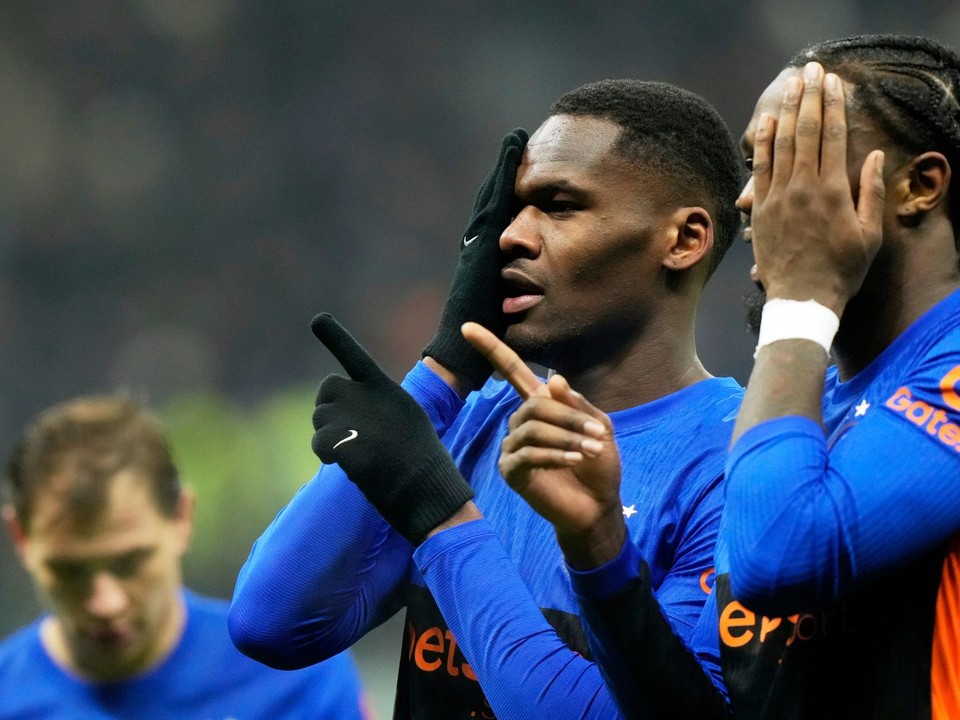 Futbalisti Interu Miláno oslavujú gól.