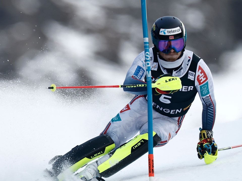 ONLINE: 2. kolo slalomu mužov dnes vo Wengene.