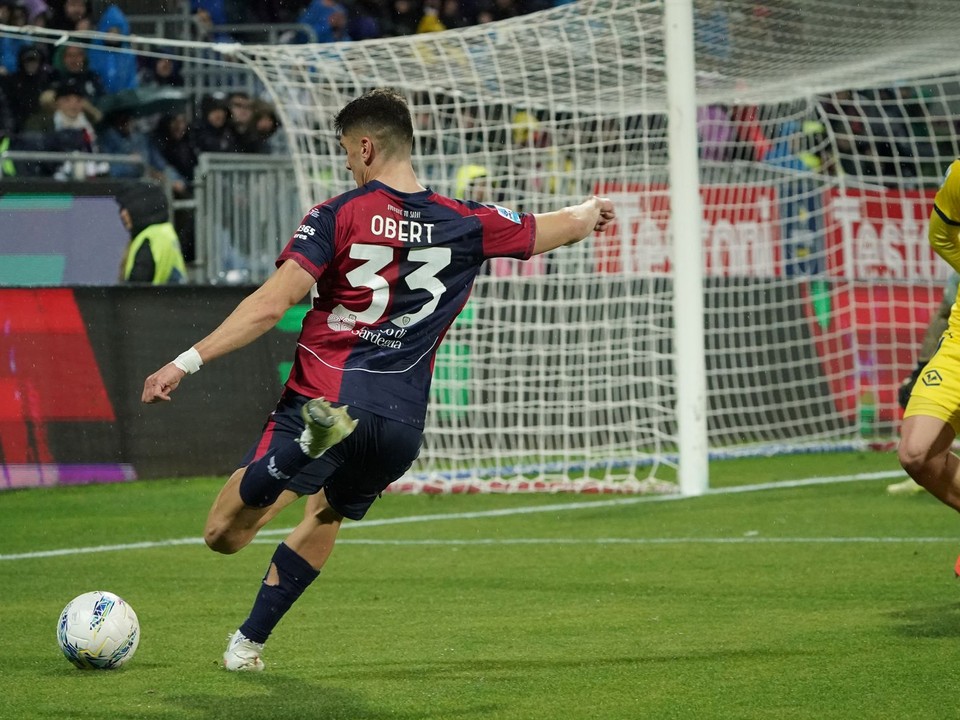 Adam Obert v zápase proti Verone.