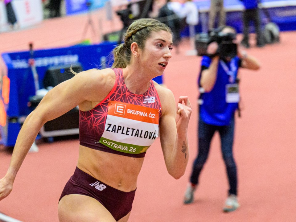 Halové Ms v atletike 2026: Kedy ide Emma Zapletalová či Gabriela Gajanová? Pozrite si program a výsledky.