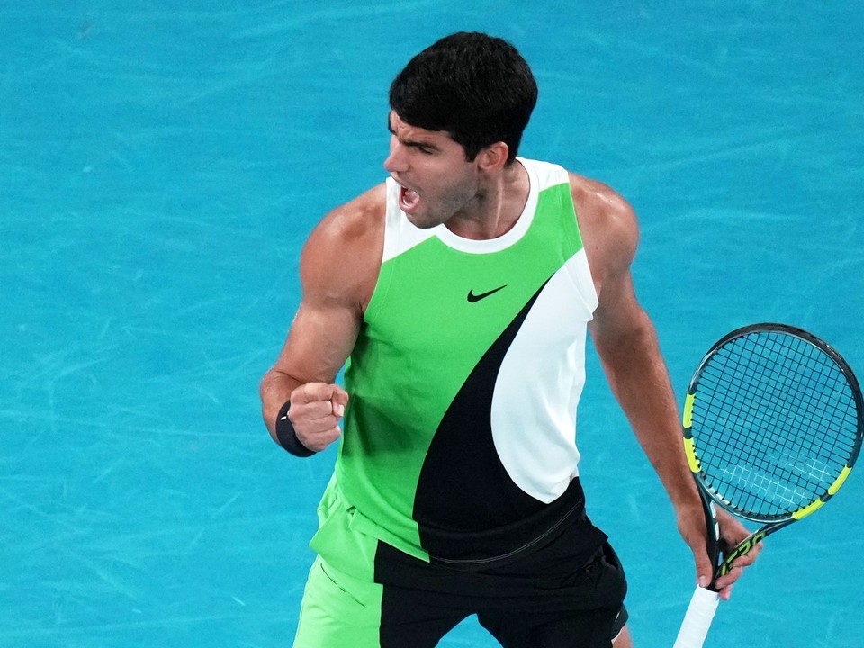 Carlos Alcaraz oslavuje víťazstvo a zisk titulu na Australian Open 2026.