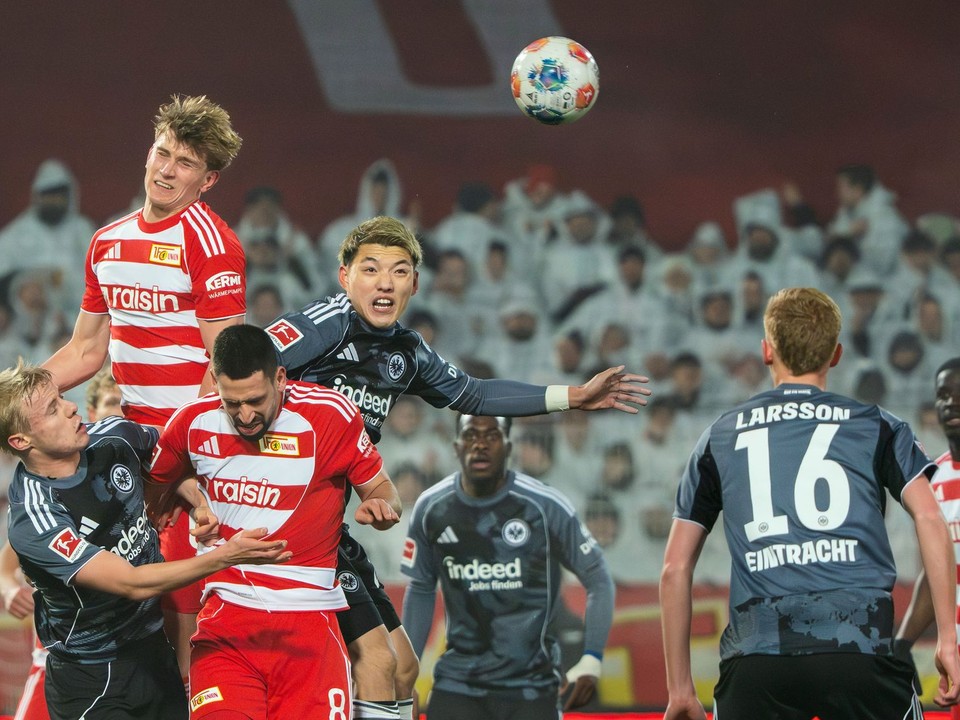 Momentka zo zápasu Union Berlín - Frankfurt. 