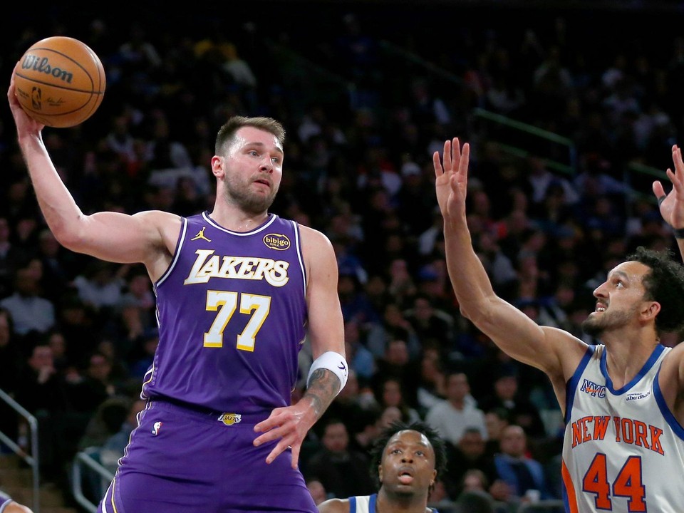 Luka Doncič (77) proti New Yorku Knicks.