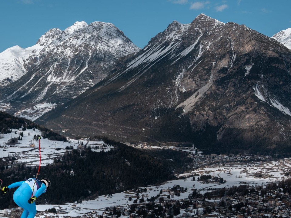Dominik Paris počas zjazdu na ZOH 2026.