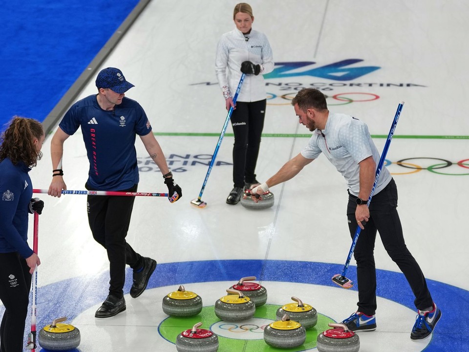 Bruce Mouat a Jennifer Dodds.