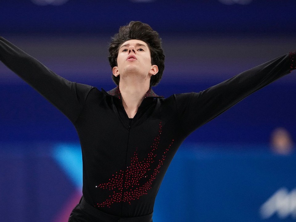 ONLINE: Adam Hagara dnes ide voľnú jazdu v krasokorčuľovaní na ZOH 2026.