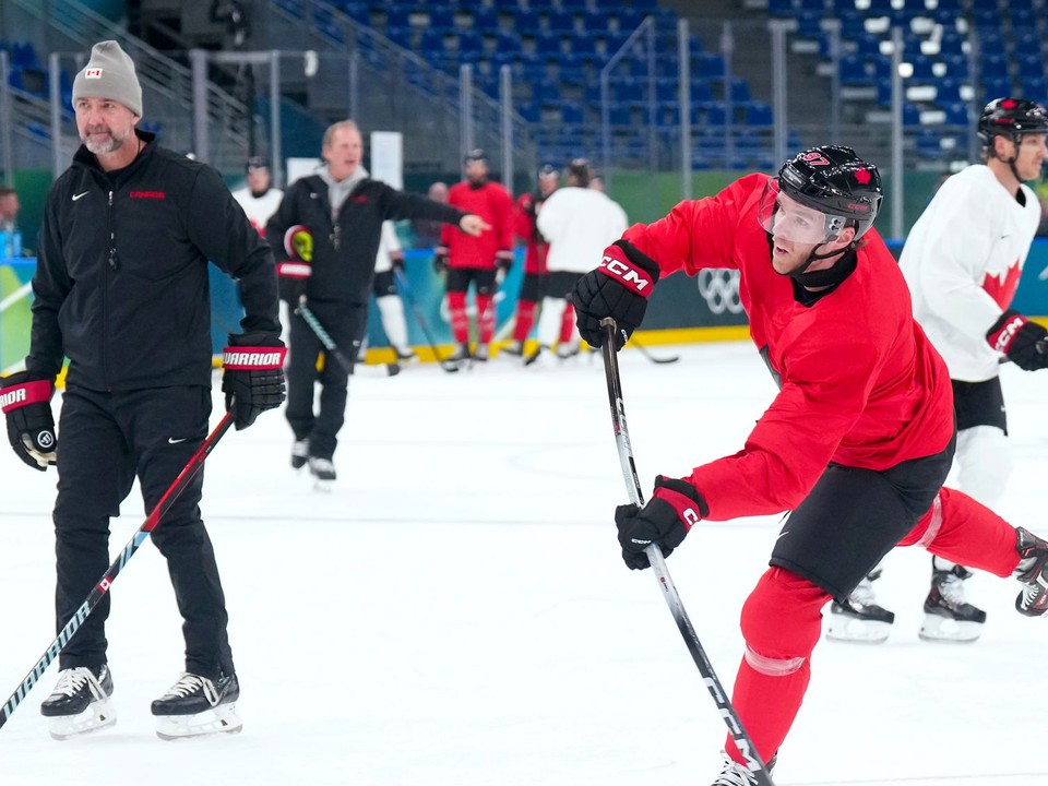 Connor McDavid počas tréningu na ZOH 2026.