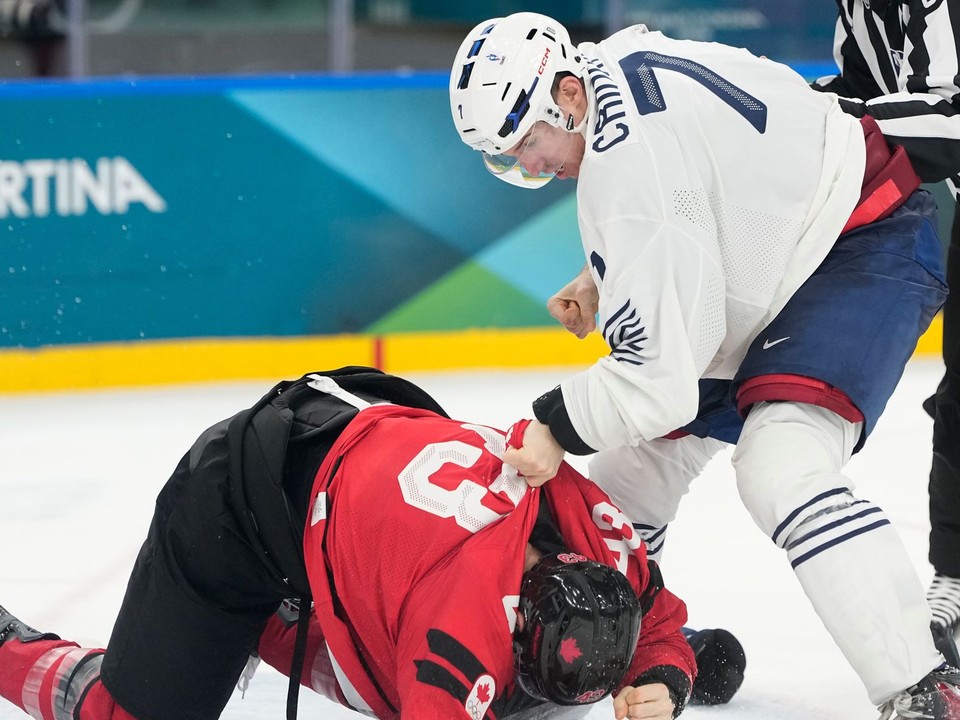 Bitka Pierra Crinona s Kanaďanom Tomom Wilsonom.