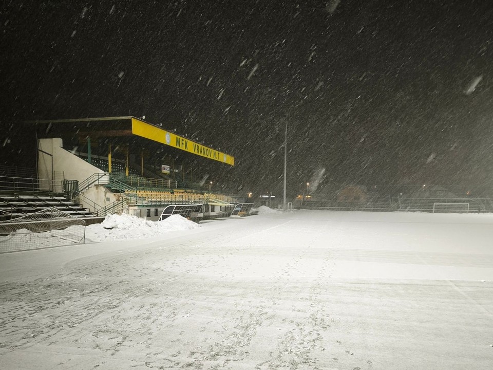 Vranov odohral len jeden polčas, zápas bol pre husté sneženie zrušený.