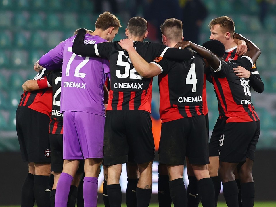 Hráči Trnavy sa radujú z víťazstva po zápase 1. kola nadstavbovej časti futbalovej Niké ligy v skupine o titul medzi MŠK Žilina - FC Spartak Trnava. 