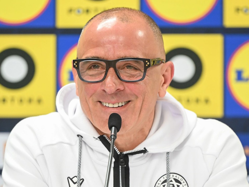 Tréner slovenskej futbalovej reprezentácie Francesco Calzona. 