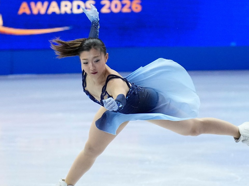 Kaori Sakamotová z Japonska počas krátkeho programu žien na MS v Prahe.
