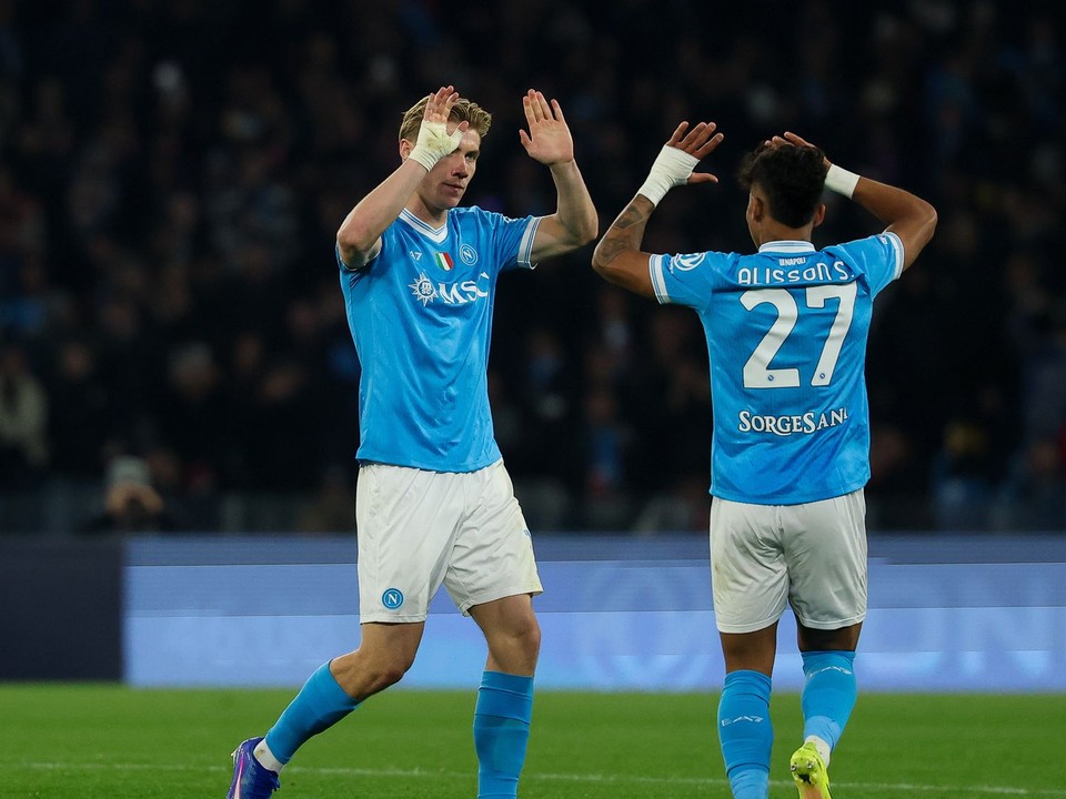 Neapol oslavuje gól. 