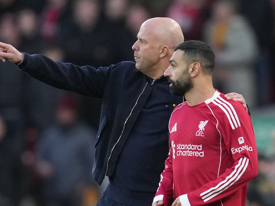 Tréner Arne Slot a Mohamed Salah.