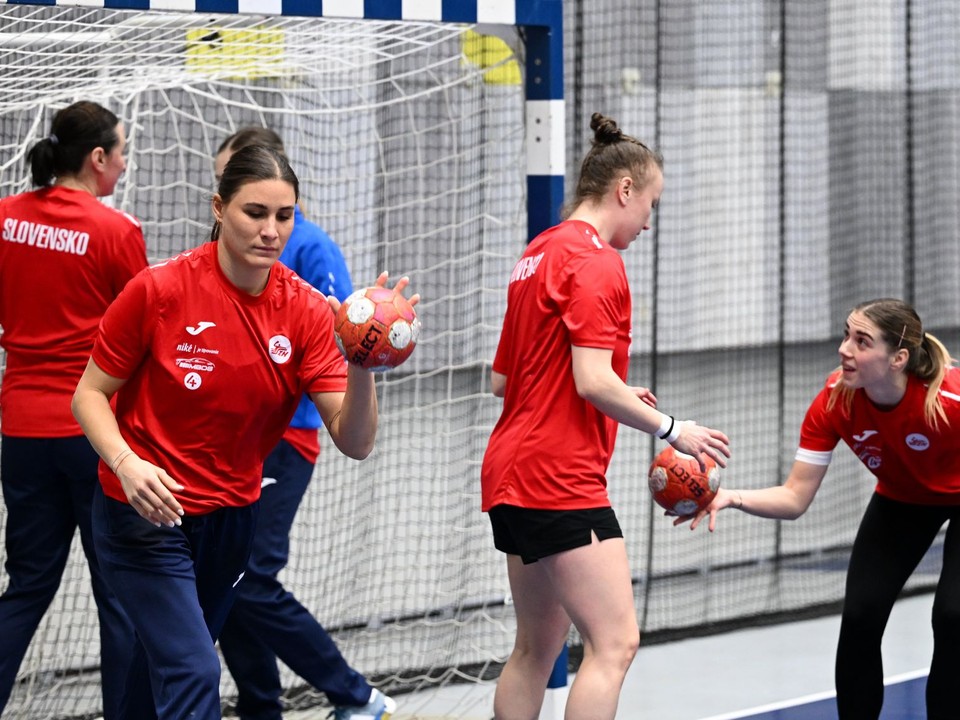 Slovenské hádzanárky trénujú na zraze v Michalovciach v pondelok 2. marca 2026.