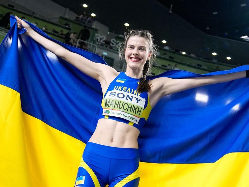 Jaroslava Mahučichová oslavuje zisk zlata na halových MS v atletike 2026.