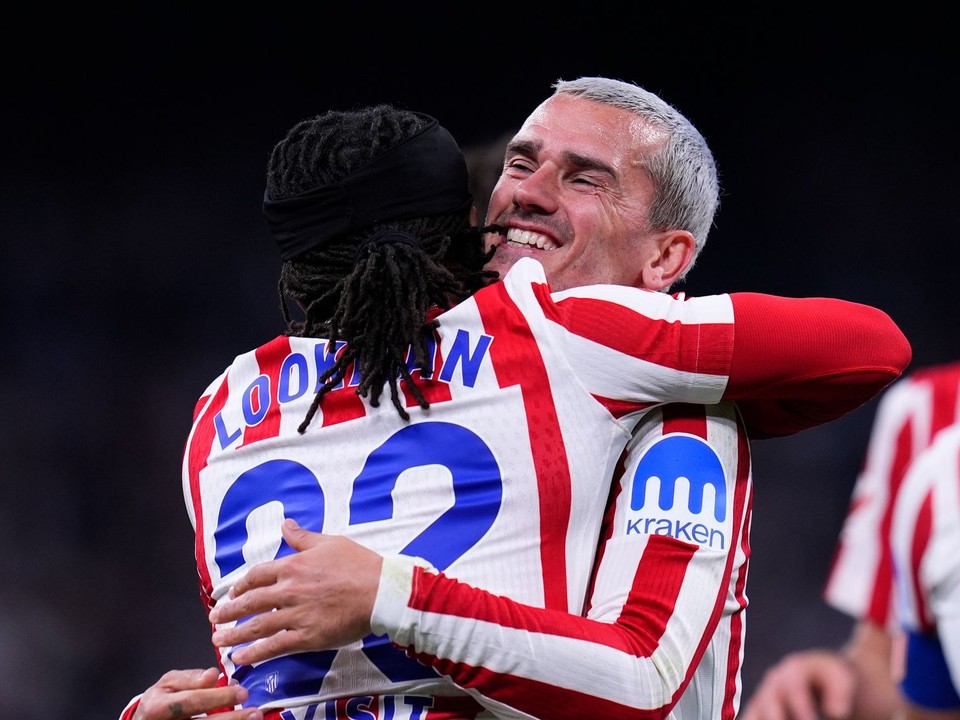 Ademola Lookman a Antoine Griezmann. 