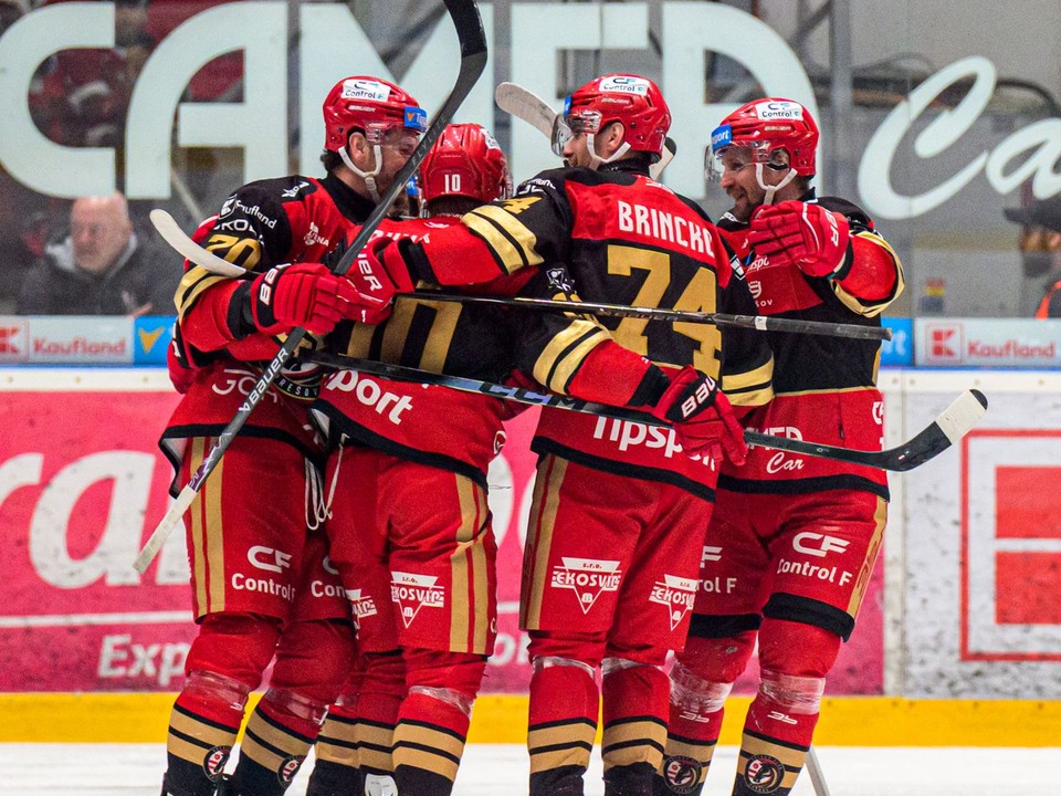 Hokejisti Prešova sa tešia z gólu.