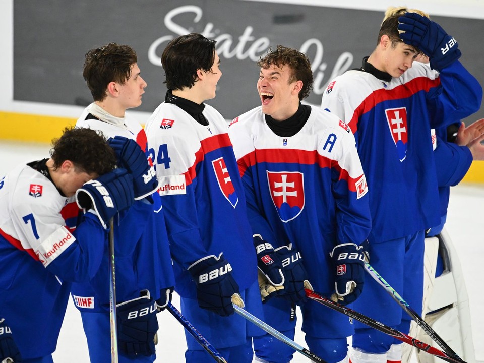 Radosť hráčov Slovenska po vyhratom zápase Slovensko – Dánsko vo štvrťfinále.