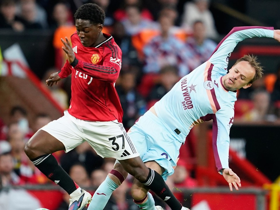 Kobbie Mainoo v drese Manchestru United.