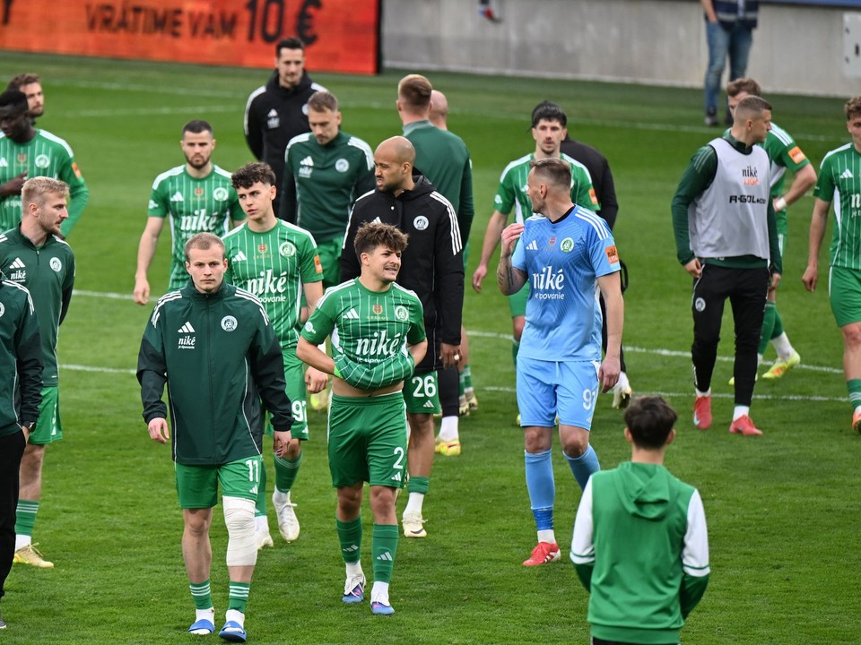 Hráči Prešova reagujú po zápase  4. kola nadstavbovej časti futbalovej Niké ligy v skupine o udržanie sa medzi FC Tatran Prešov - MFK Ružomberok.