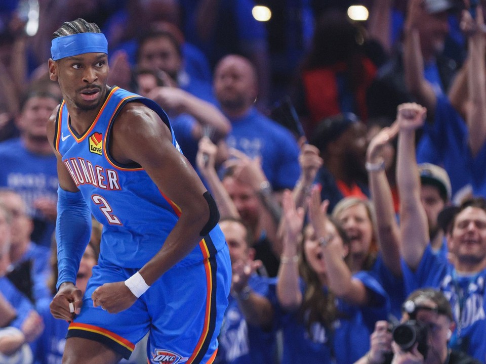 Shai Gilgeous-Alexander v drese tímu Oklahoma City Thunder.