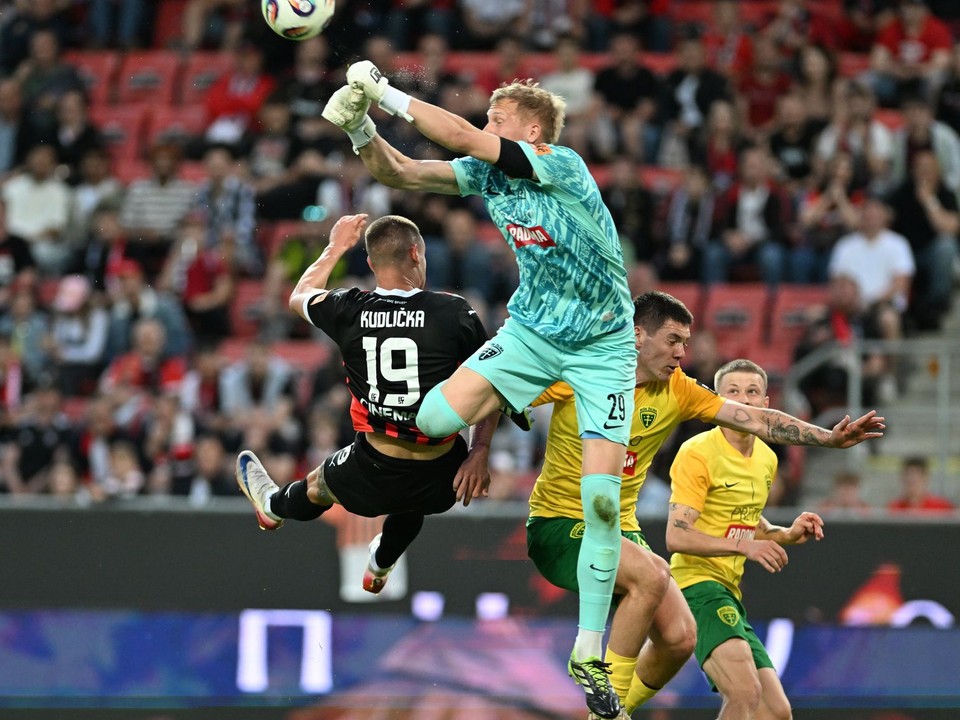 Brankár Žiliny Dominik Sváček. 