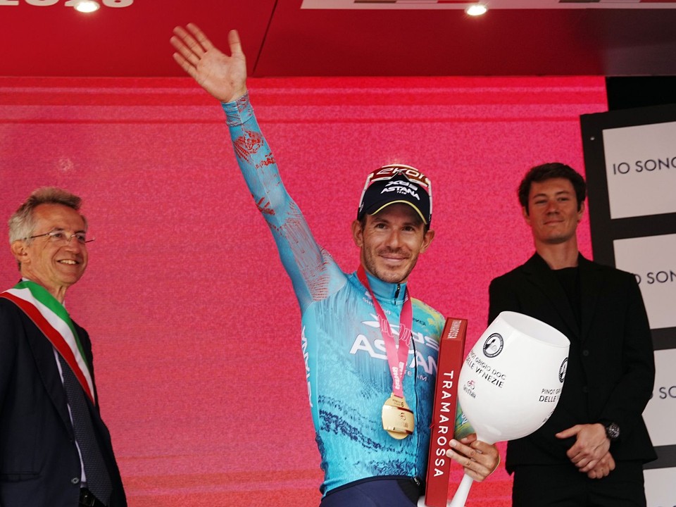 Davide Ballerini vyhral 6. etapu na Giro d'Italia 2026. 