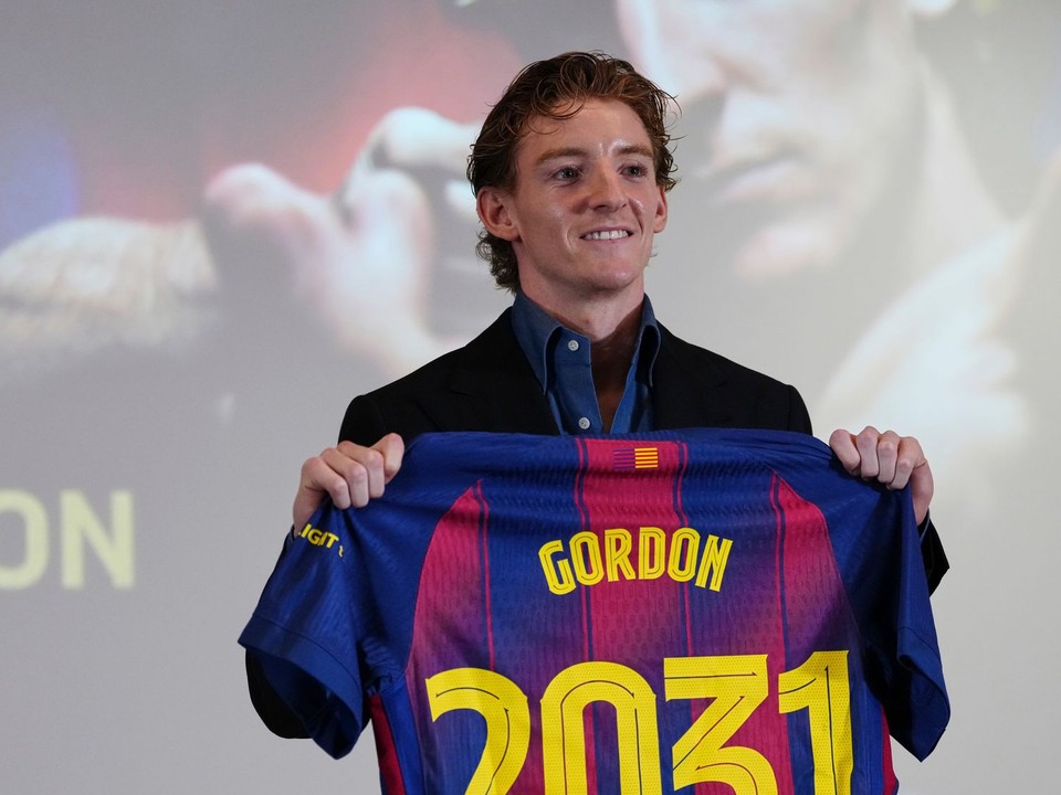 Barcelona podpísala zmluvu s Anthonym Gordonom.