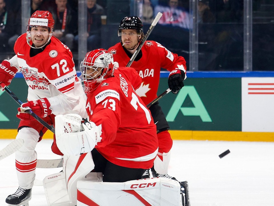 Fotka zo zápasu Kanada - Dánsko na MS v hokeji 2026.