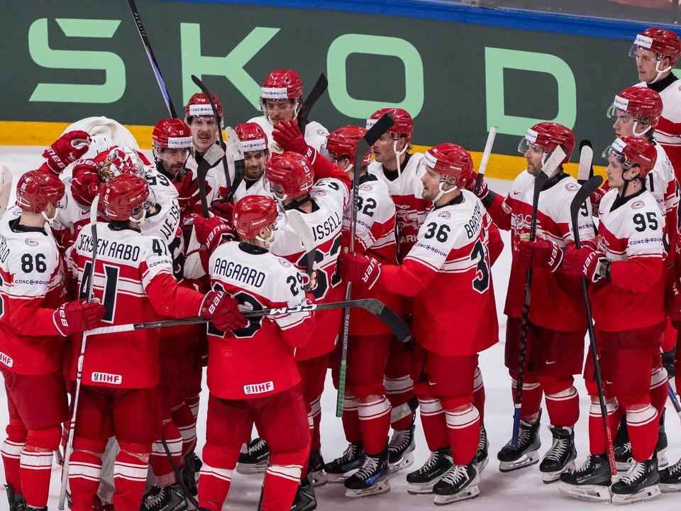 Dánsko oslavuje víťazstvo s Talianskom na MS v hokeji 2026.