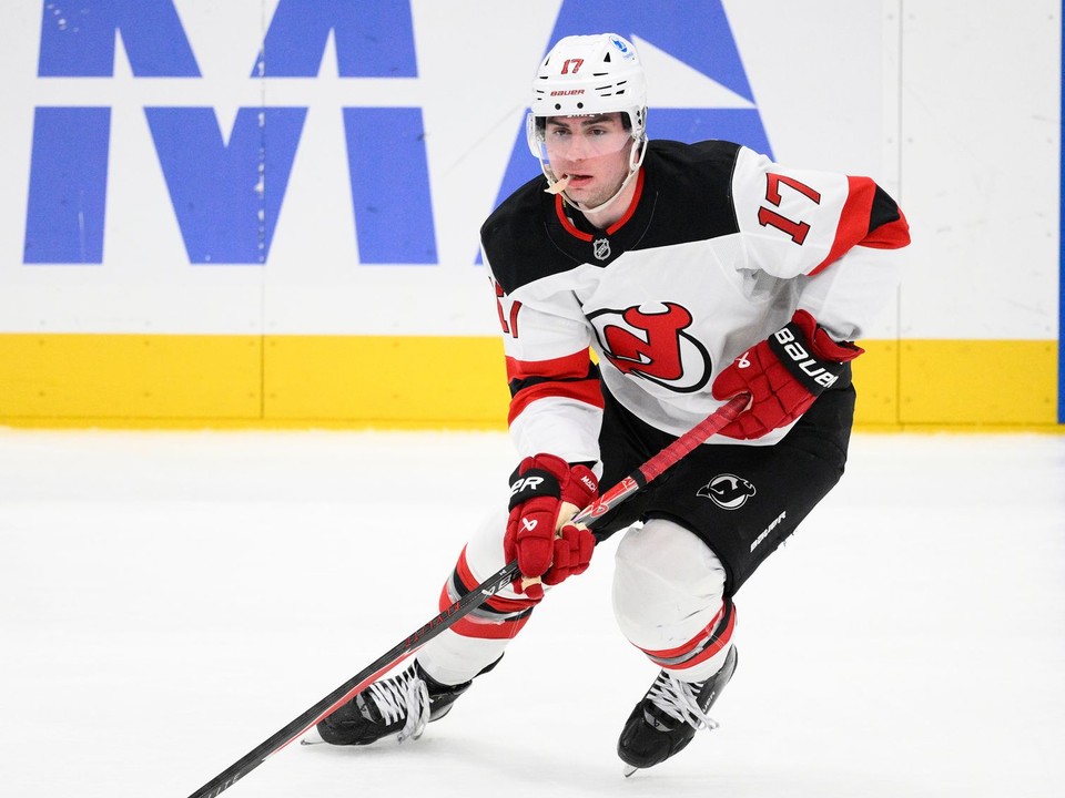 Na archívnej snímke z 20. marca 2026 slovenský hokejista New Jersey Devils Šimon Nemec.