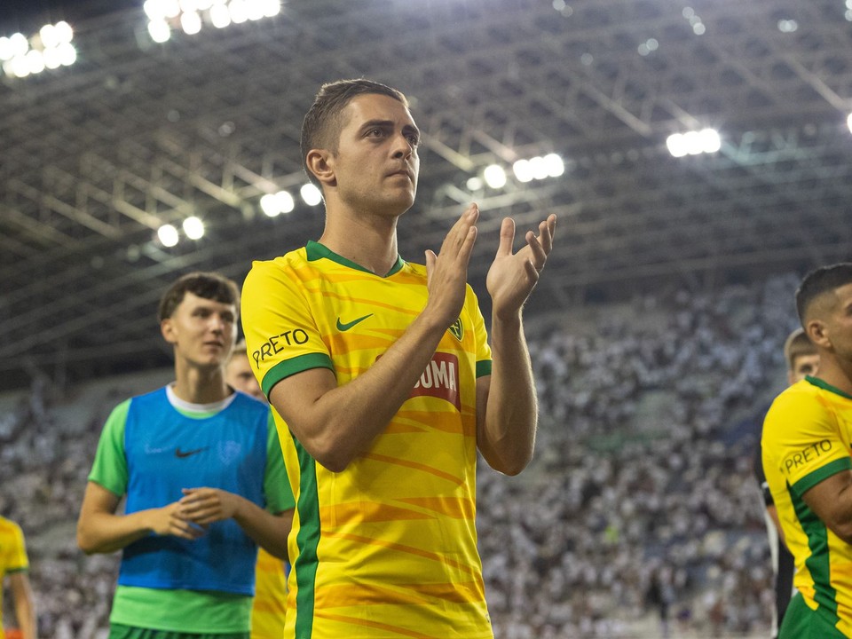 Na snímke uprostred v popredí hráč Žiliny Michal Faško po skončení prvého zápasu 1. predkola Európskej ligy (EL) medzi HNK Hajduk Split - MŠK Žilina v Splite.