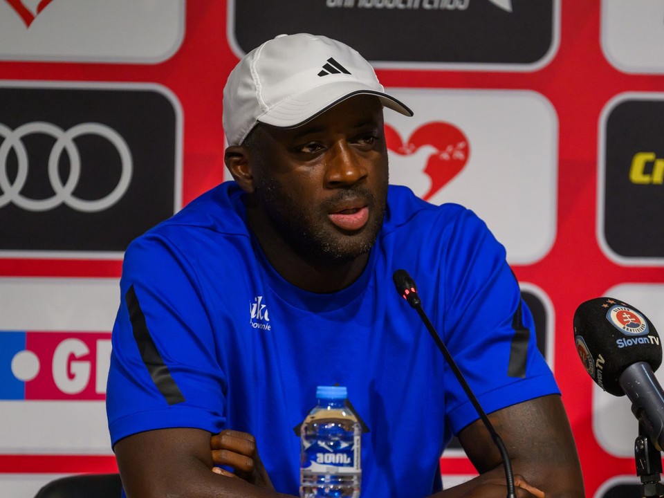 Tréner Slovana Yaya Touré počas tlačovej konferencie pred prvým zápasom 2. predkola Ligy majstrov FC Iberia - ŠK Slovan Bratislava.