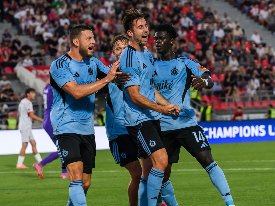 Na snímke zľava Kevin Wimmer (Slovan), Andraž Šporar (Slovan) a Alasana Yirajang (Slovan).