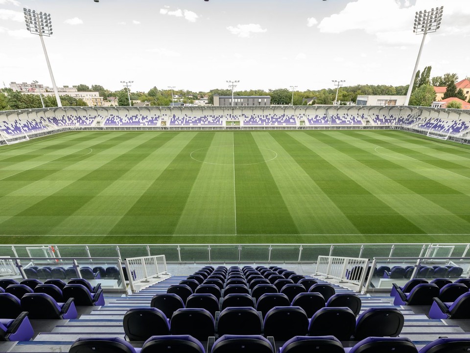 Na snímke zrekonštruovaný futbalový štadión Komárňanského futbalového klubu.